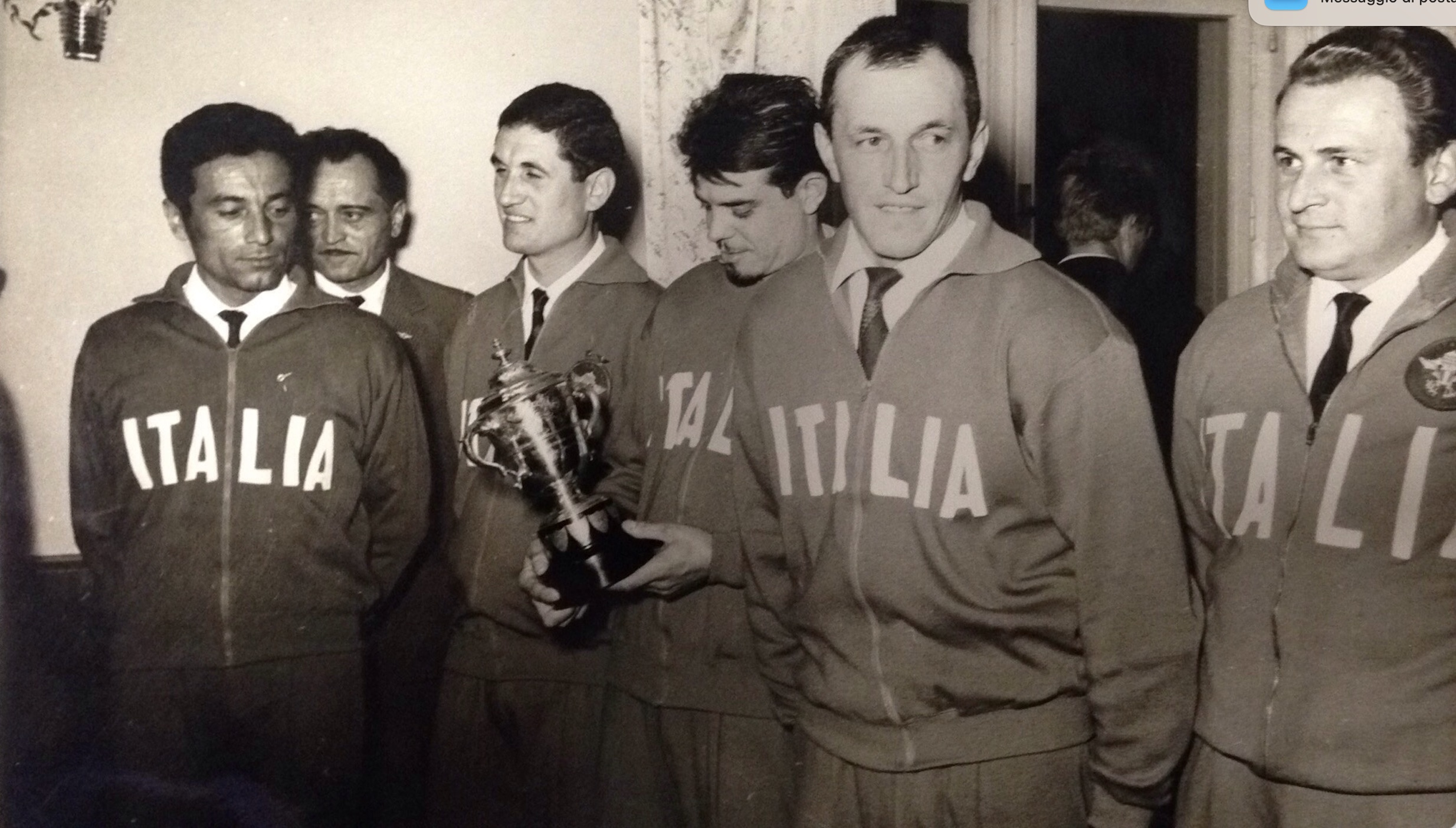 Luigi Gorini con la squadra Italiana vincitrice Vaso d'Argento alla Sei Giorni Internazionale